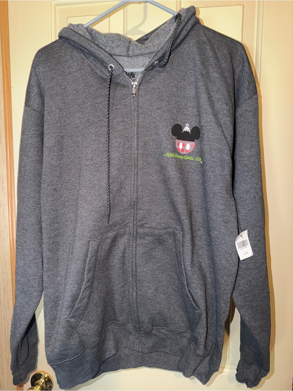“Most magical holiday on earth” Disney parks zip up hoodie BNWT